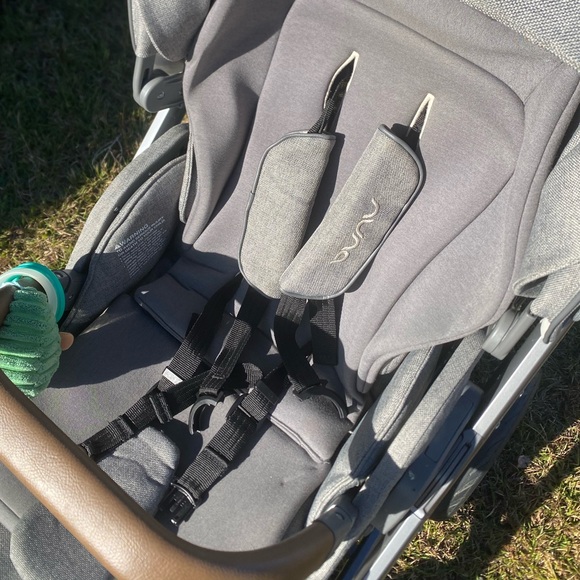 Nuna MIXX Stroller - Picture 3 of 5